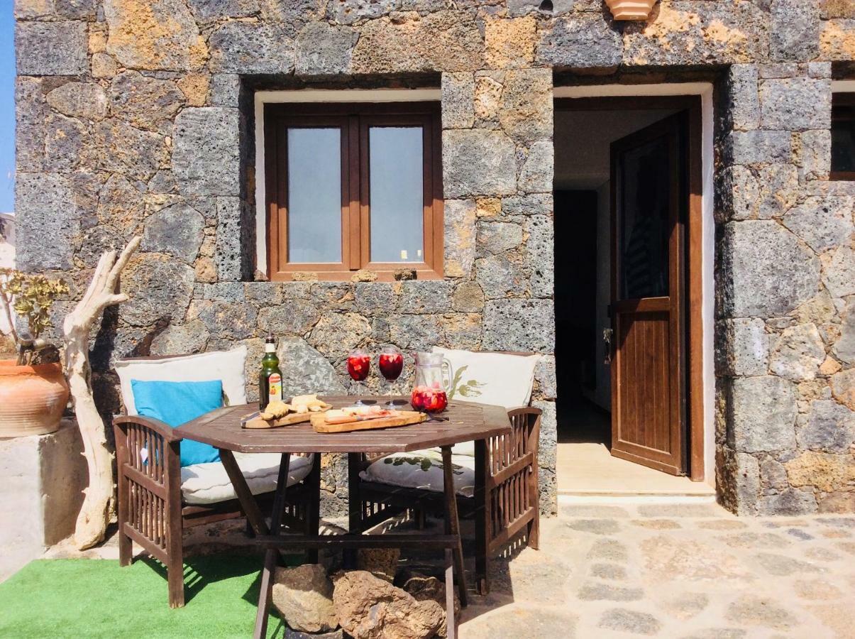 Lovely Cottage La Oliva Exterior photo